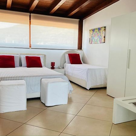 Riviera Ionica Aparthotel Santa Teresa Di Riva Exterior foto