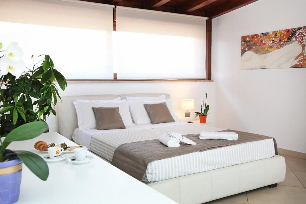 Riviera Ionica Aparthotel Santa Teresa Di Riva Exterior foto