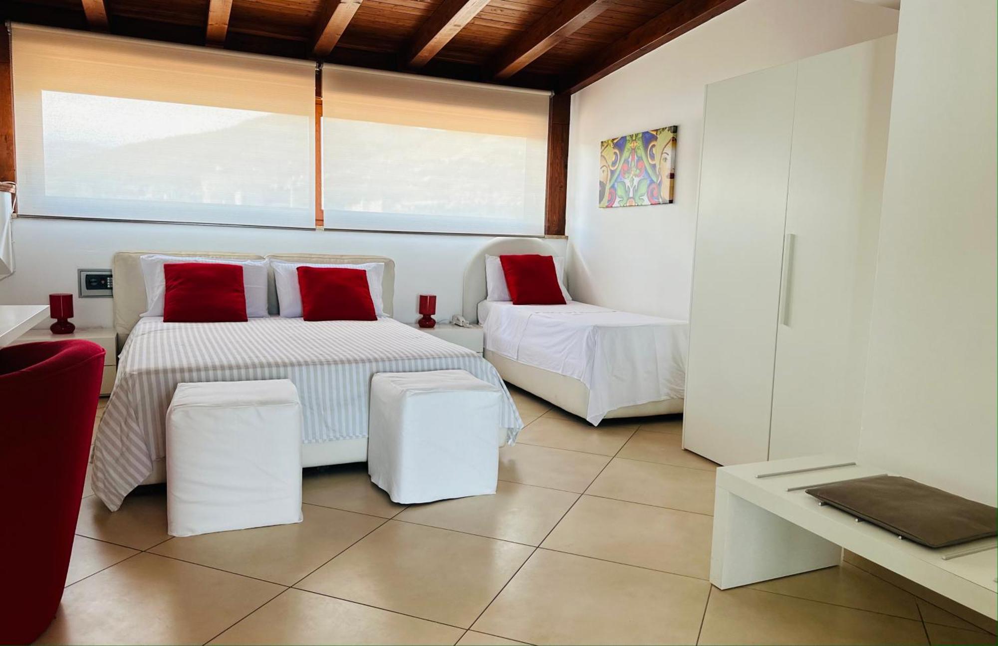 Riviera Ionica Aparthotel Santa Teresa Di Riva Exterior foto