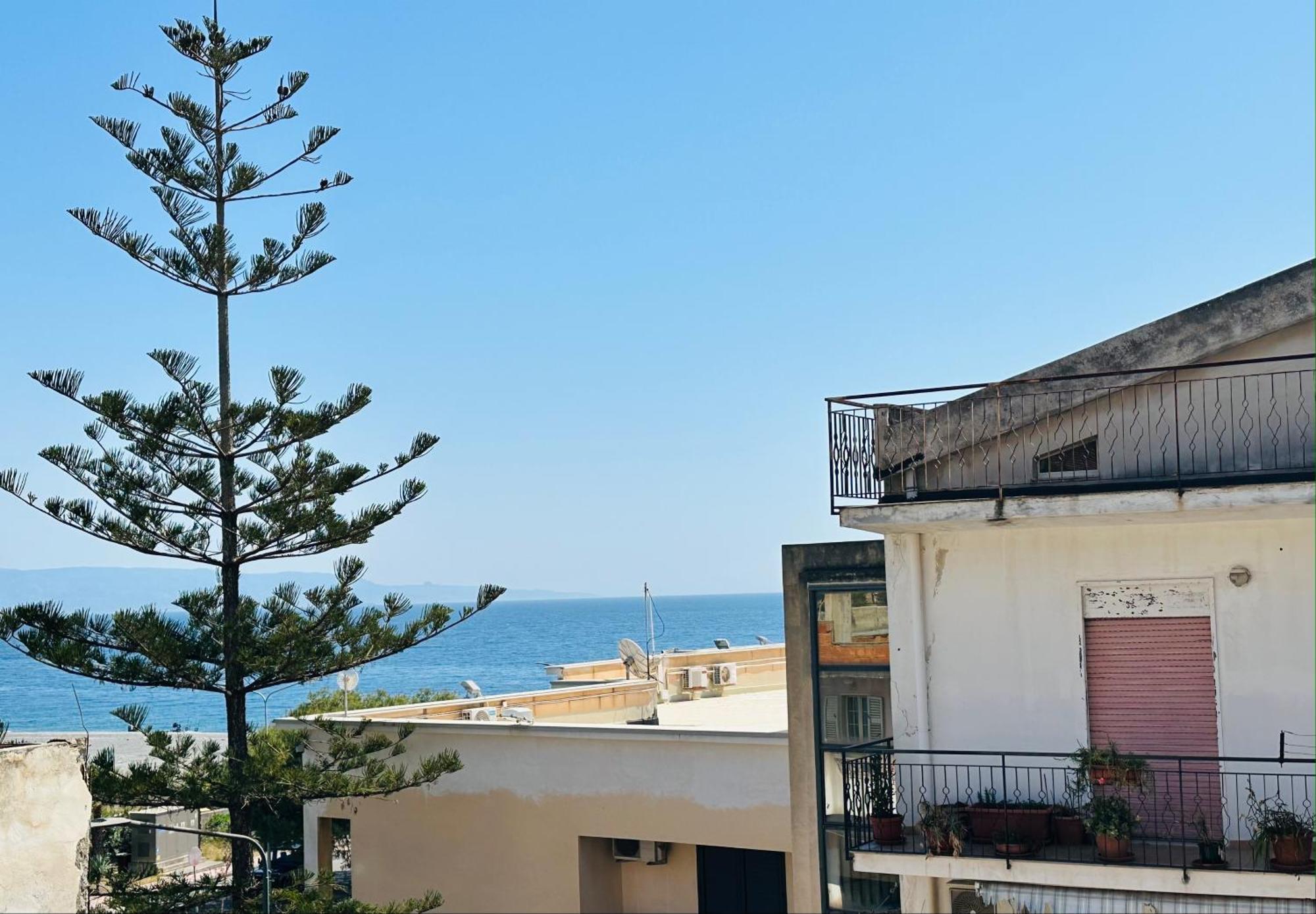 Riviera Ionica Aparthotel Santa Teresa Di Riva Exterior foto