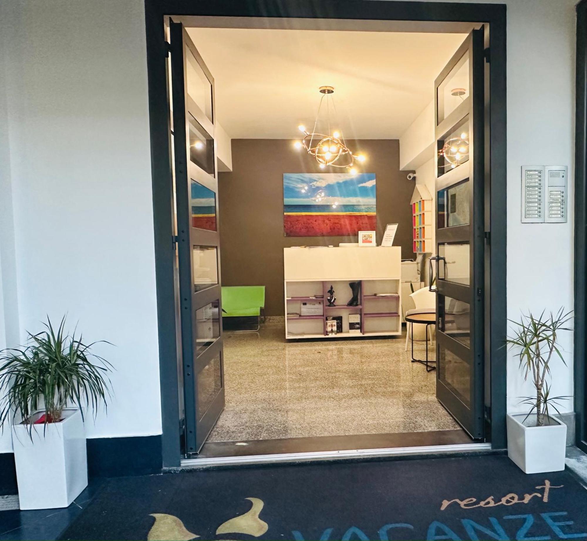 Riviera Ionica Aparthotel Santa Teresa Di Riva Exterior foto